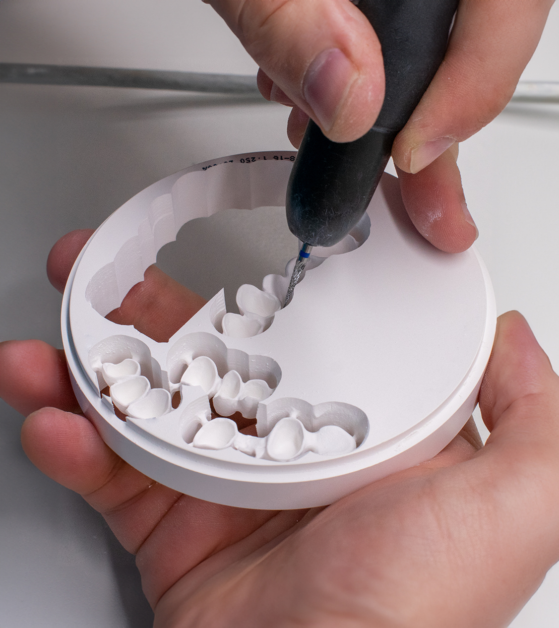 Proizvodnja dentalne implantoprotetike